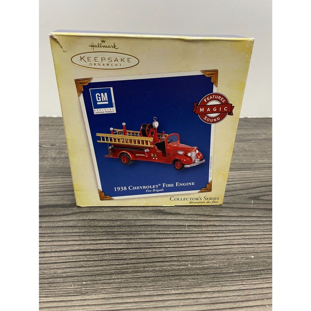 Hallmark Keepsake Ornament 1938 Chevrolet Fire Engine Truck Die Cast READ